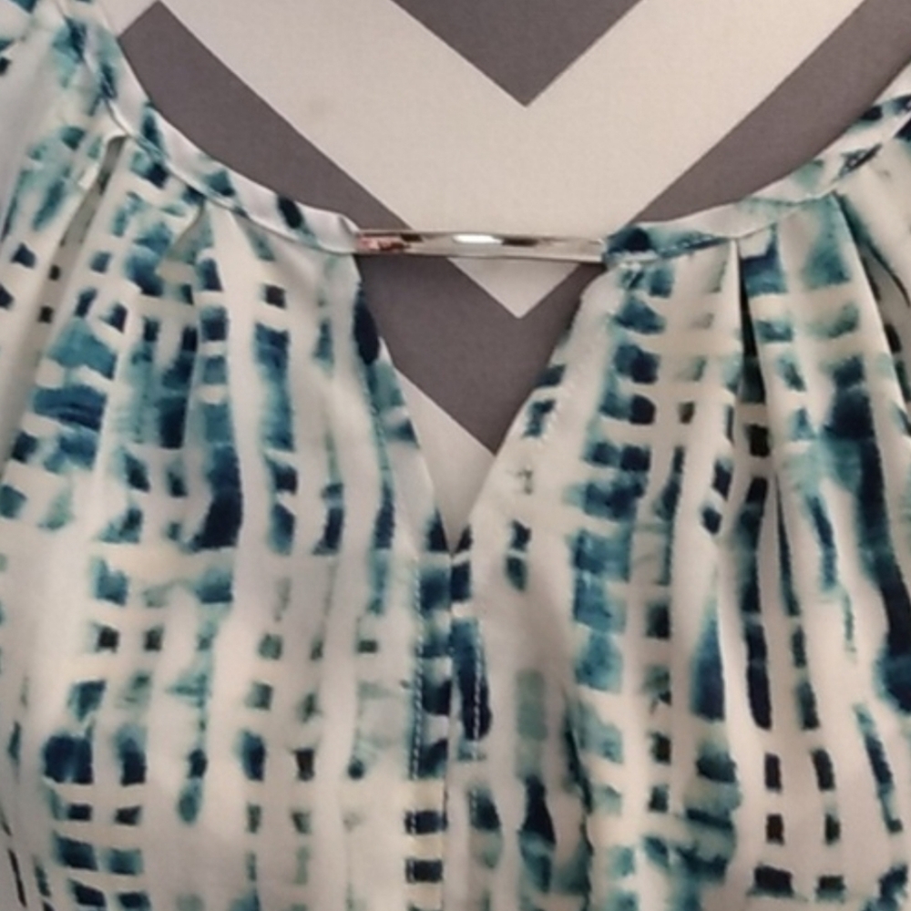 SALE!! Women's Blue Patterned Top - Picture 2 of 6